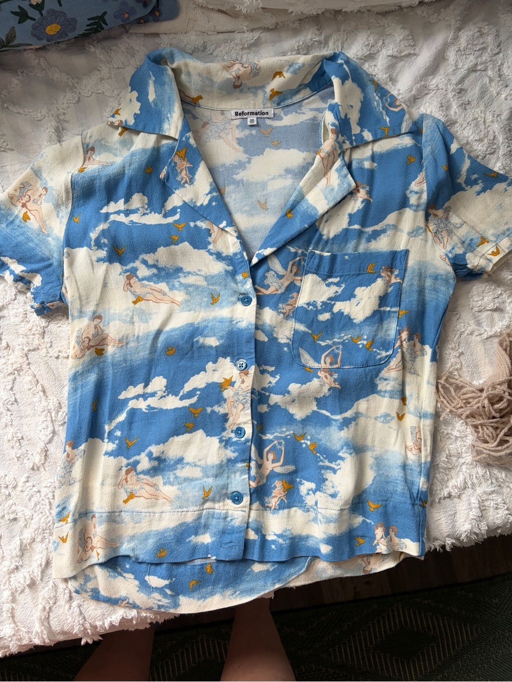 Reformation Sky & Angel Print Short-Sleeve Button-Down in Blue and Cream